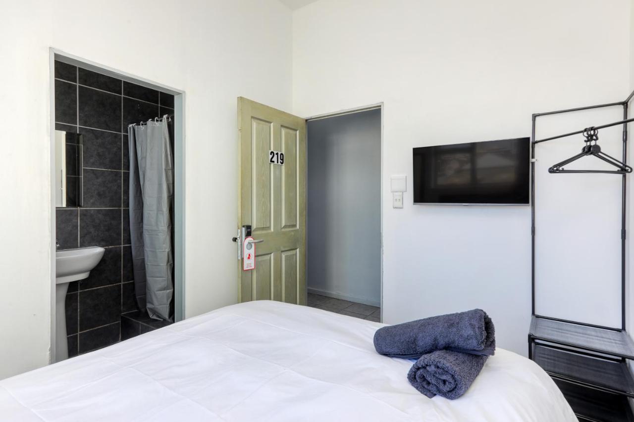 Inn & Out Express Sea Point Cidade Do Cabo Exterior foto
