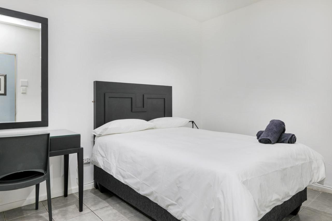Inn & Out Express Sea Point Cidade Do Cabo Exterior foto