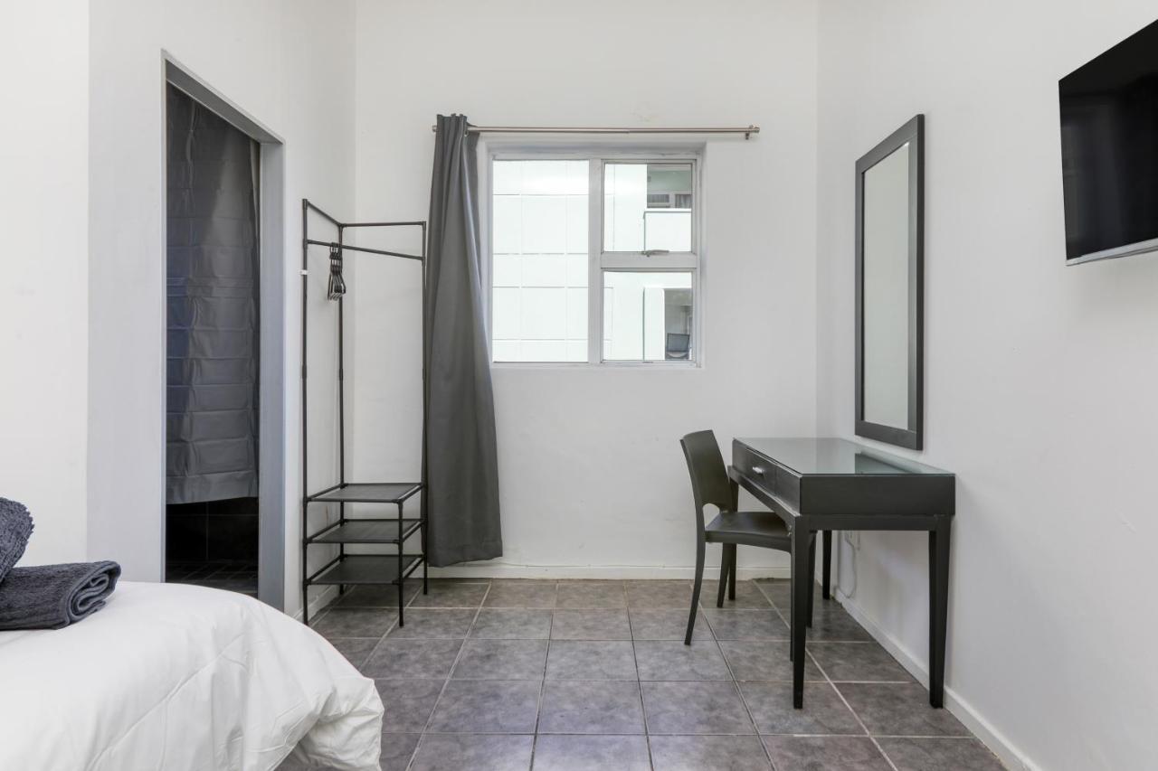 Inn & Out Express Sea Point Cidade Do Cabo Exterior foto