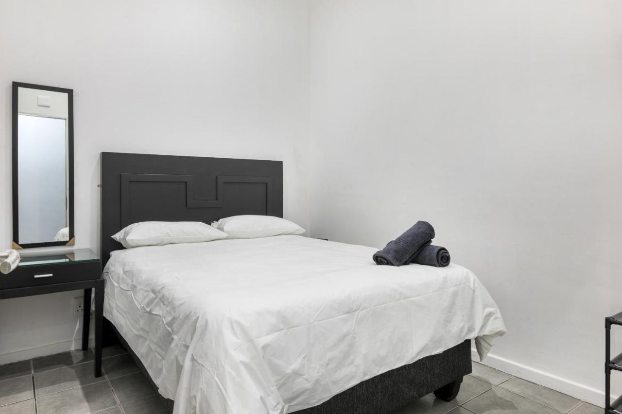Inn & Out Express Sea Point Cidade Do Cabo Exterior foto